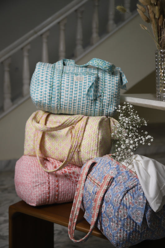 PINK GEOMETRIC BLOCK PRINTED DUFFLE BAG - MEDIUM