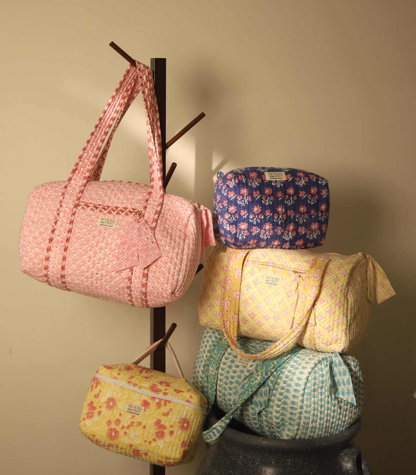 PINK GEOMETRIC BLOCK PRINTED DUFFLE BAG - MEDIUM